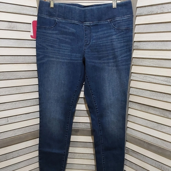 Comfort-Fit Post Pregnancy Maternity Jeans | Isabel Maternity | 18 - Picture 5 of 14